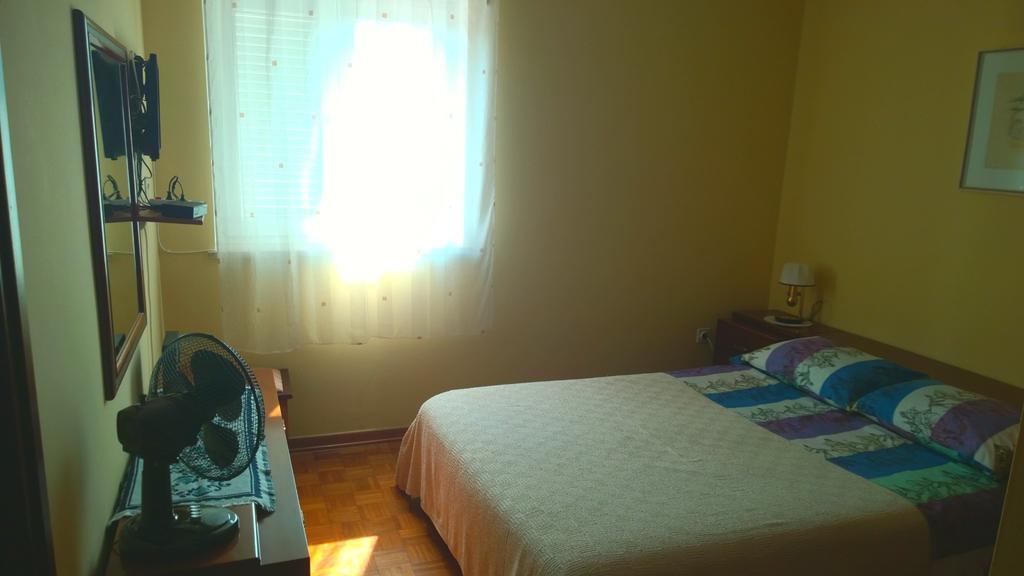 Apartments Free Parking Big Garden Peroj Bagian luar foto