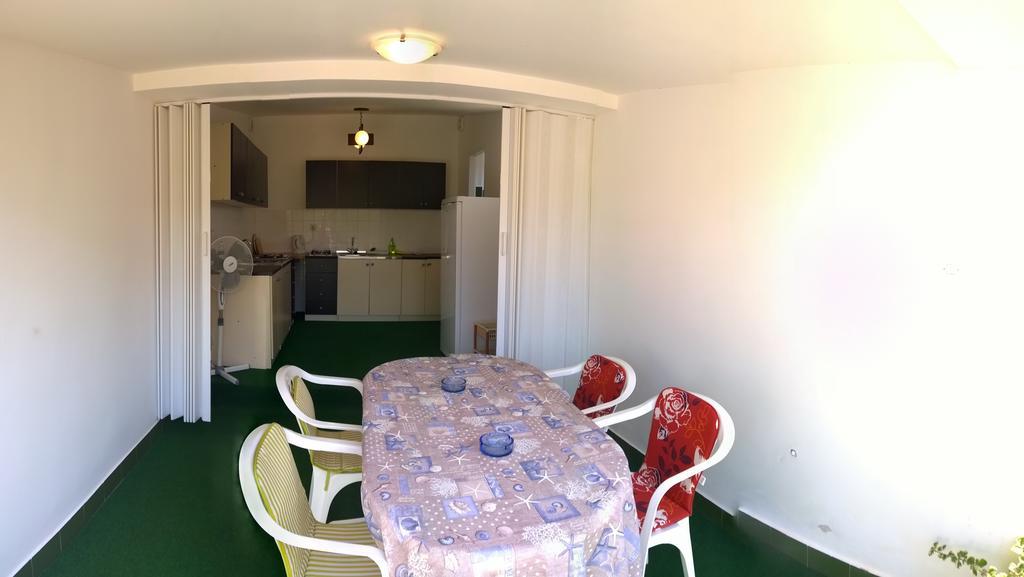 Apartments Free Parking Big Garden Peroj Bagian luar foto